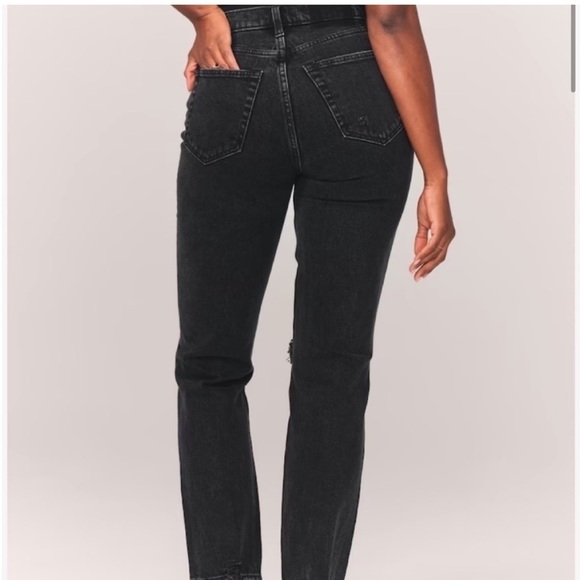Abercrombie & Fitch Curve Love Ultra High Rise 90s Straight Jean - Picture 2 of 9